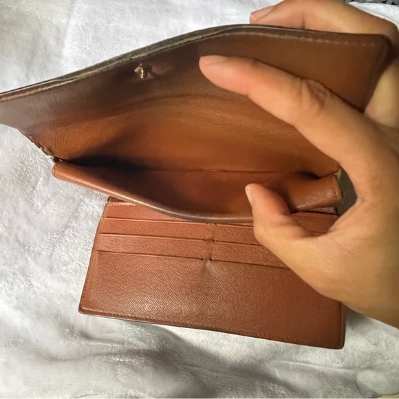 Authentic LV Sarah wallet - Picture 6 of 15